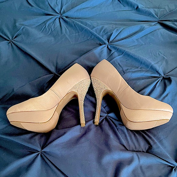 JustFab Carolena Heels - Picture 4 of 6